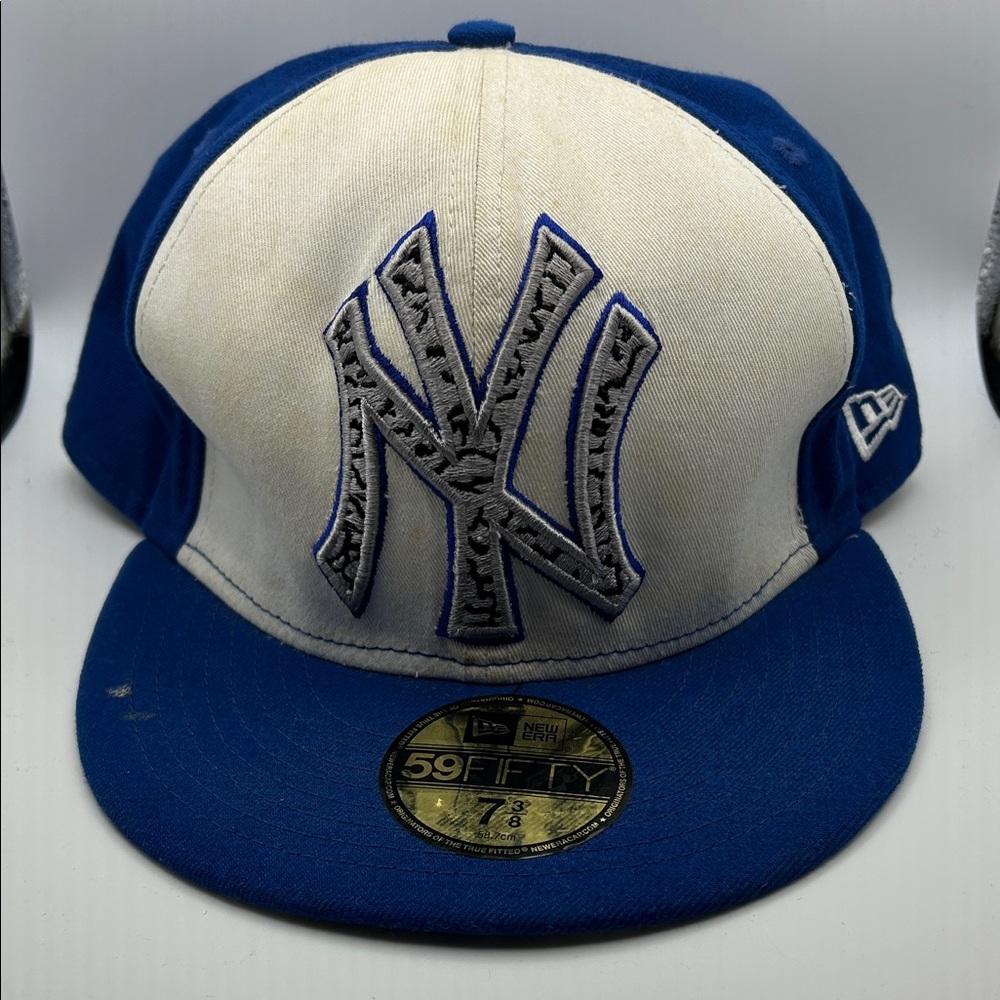 New Era New York Yankees Blue and White Cap with Embroidered Logo